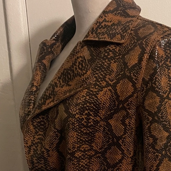 Blank NYC Tan Snake Print Trench Coat - Picture 6 of 9